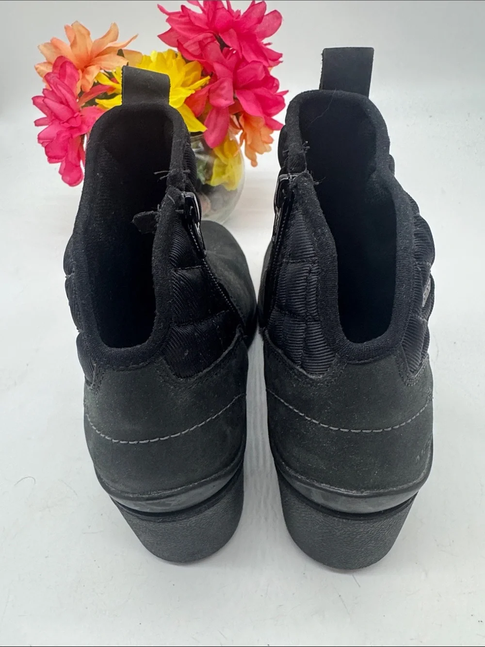 Merrell Black Leather Quilted-Collar Ankle Booties Size 9
